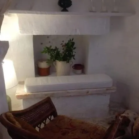 別荘 Borgo Trulli 1789, Residenze Storiche オストゥーニ